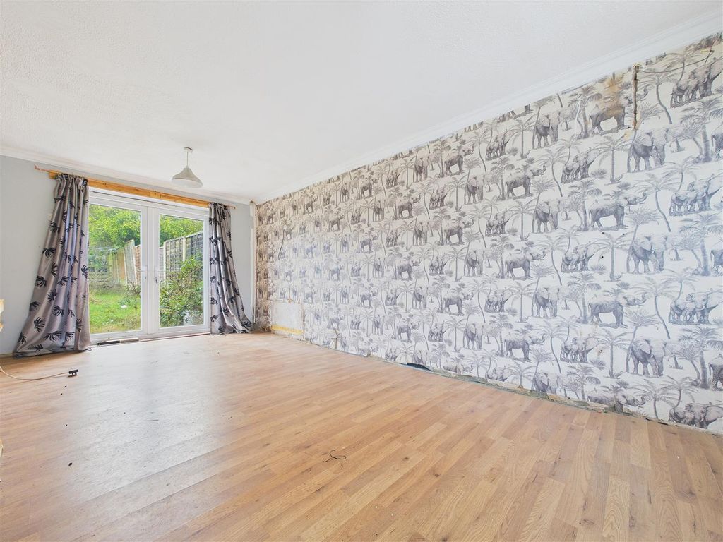 Property photo 2 of 10 Cam01407G0-Pr0077-Still006.Jpg