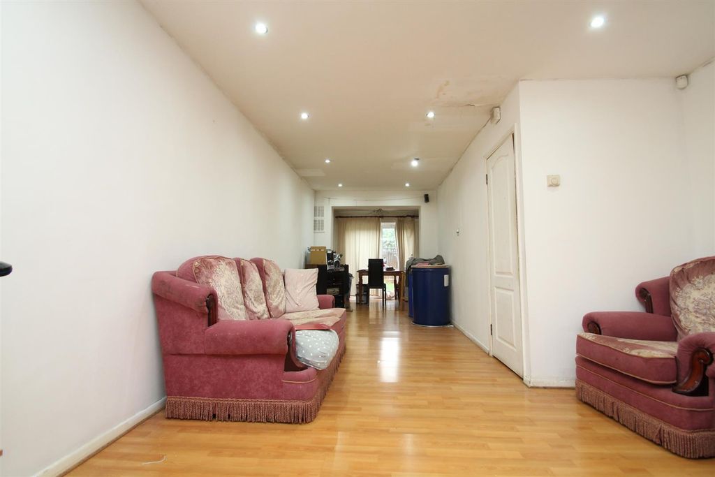 Property photo 3 of 9 3.Jpg