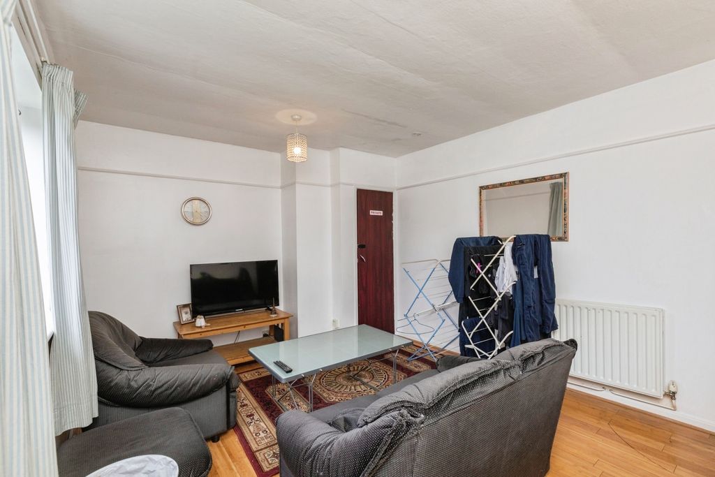 Property photo 2 of 7 Pbox-Img.Jpg