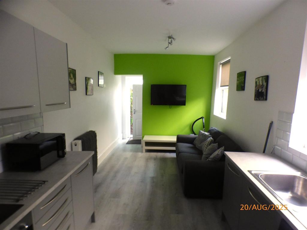 Property photo 3 of 9 29 l.Jpg