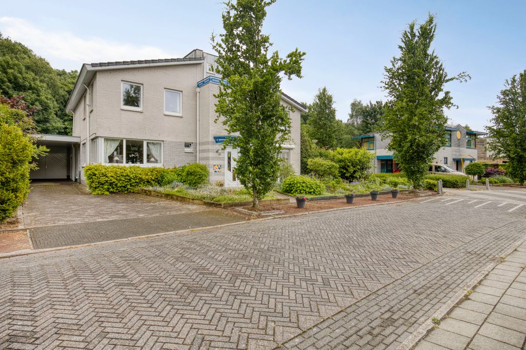 Property photo 3 of 49