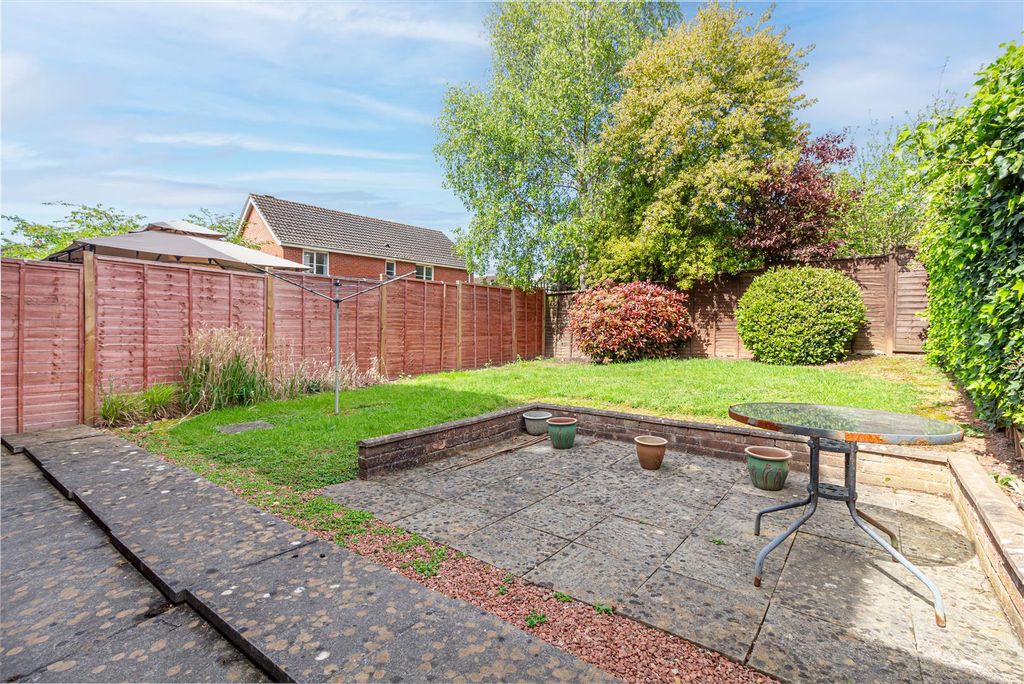 Property photo 2 of 16 Garden-1.Jpg