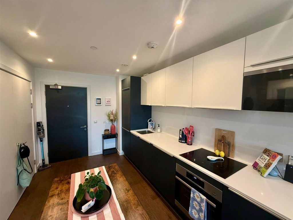 Property photo 3 of 11 257A024c-E210-4B9c-A275-012848979dc6.Jpg