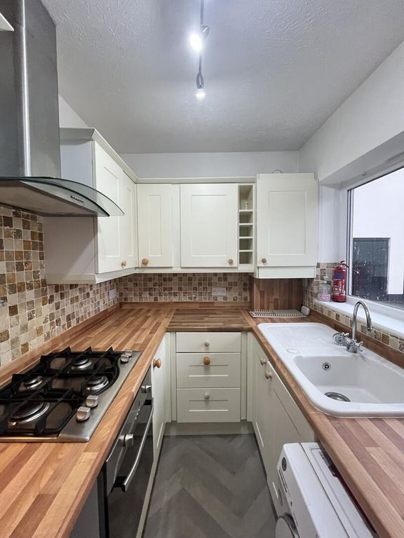 Property photo 3 of 15 Kitchen