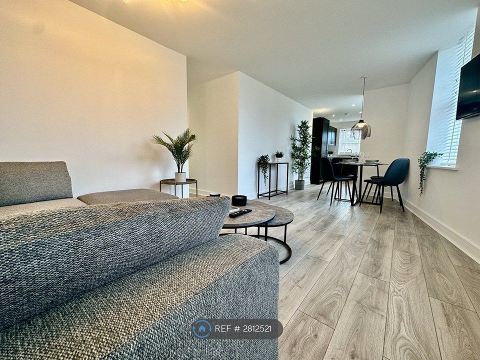 Property photo 1 of 9 Living Area