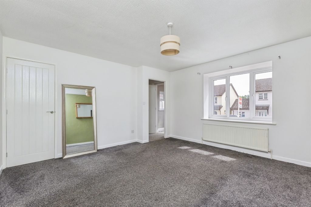 Property photo 3 of 27