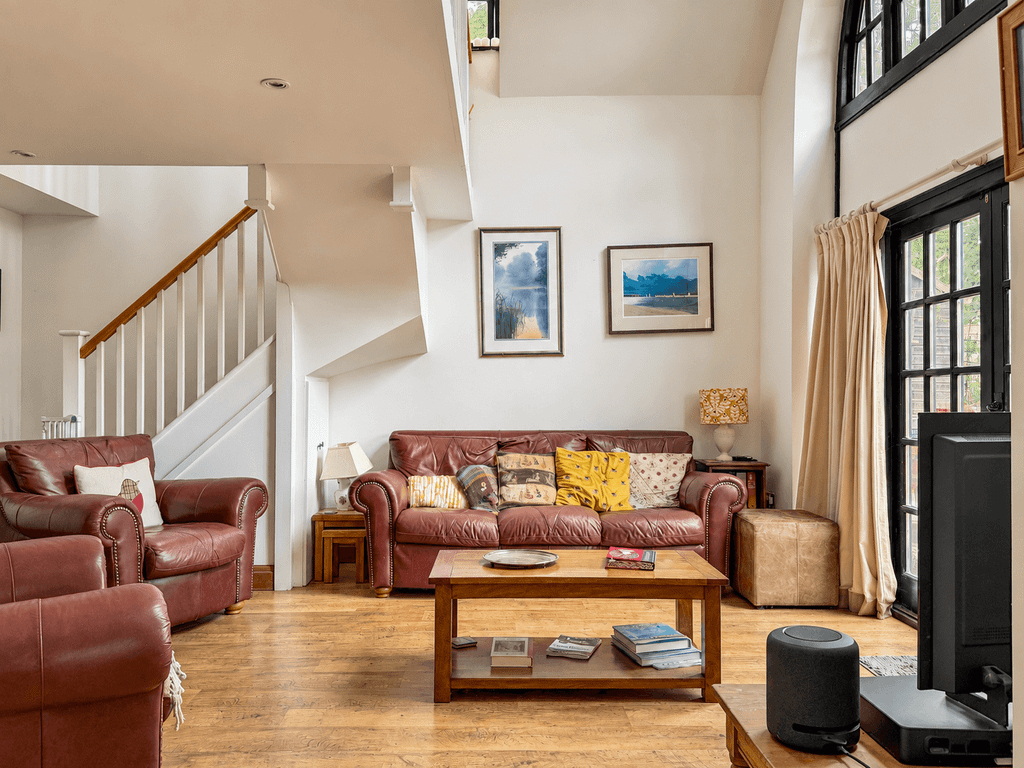 Property photo 1 of 30 The Courtyard, Liscombe Park, Soulbury, Lu7
