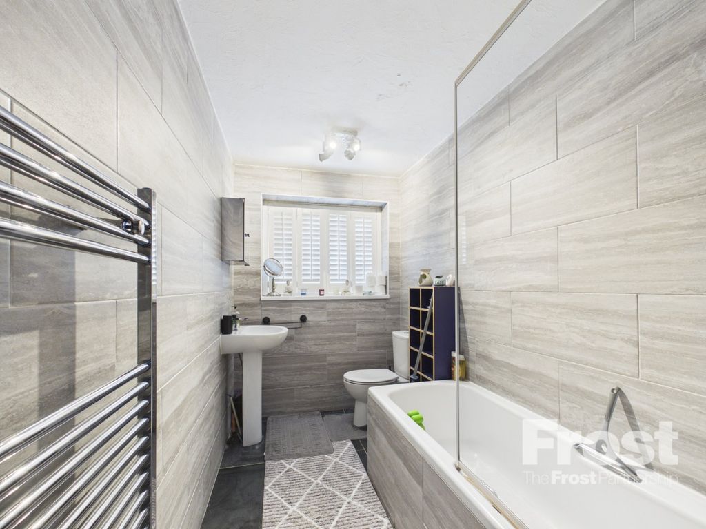 Property photo 2 of 7 Bathroom