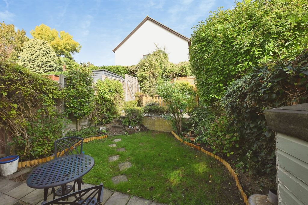 Property photo 2 of 16