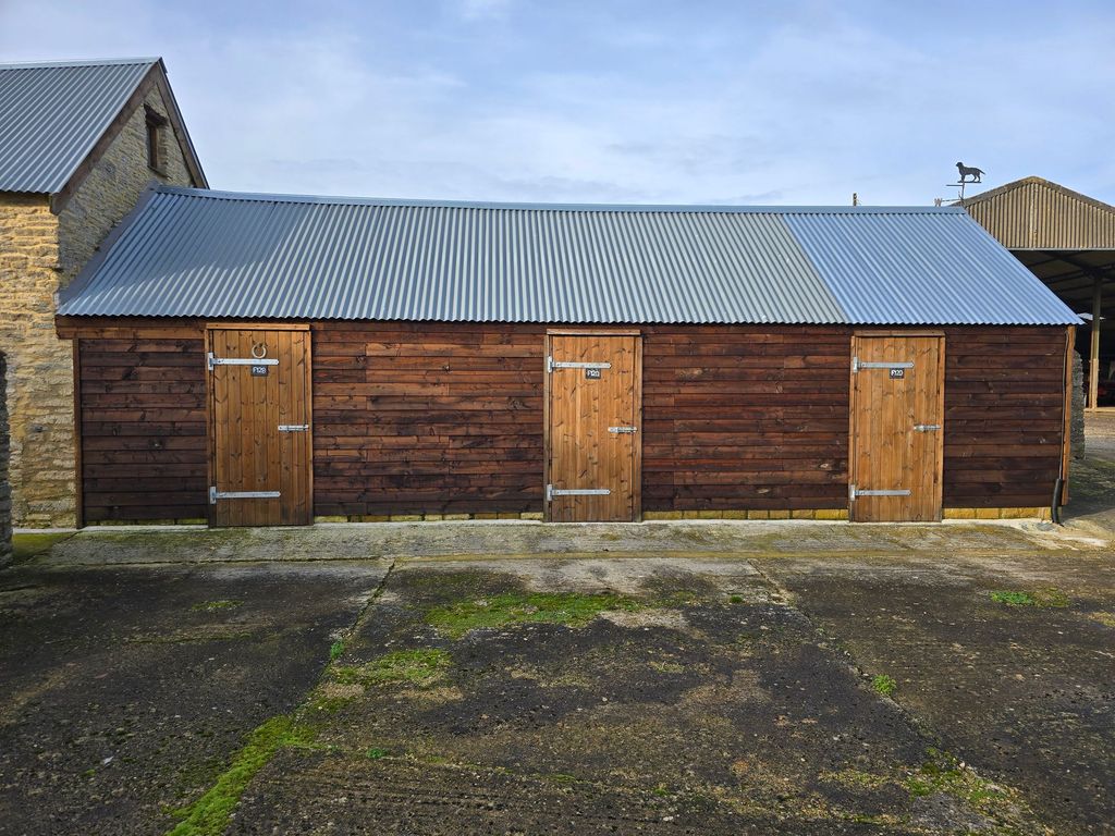 Property photo 1 of 3