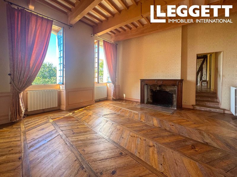 Property photo 2 of 10