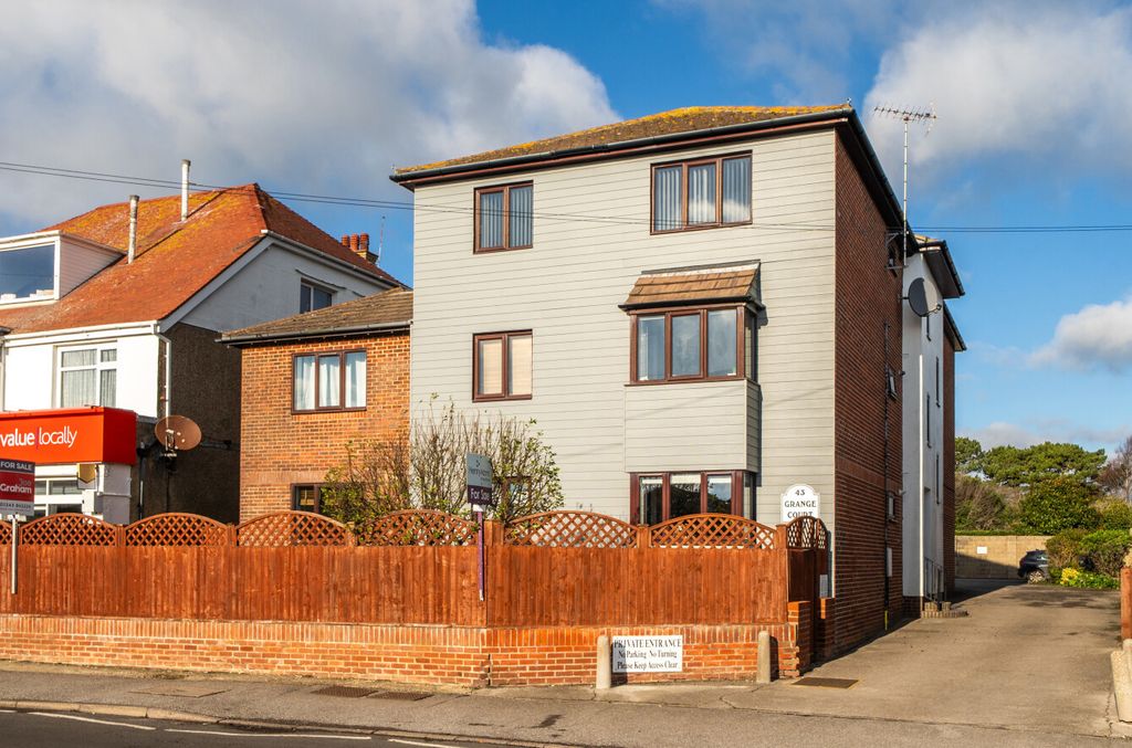 Property photo 1 of 10 1384668-19-6925A9...