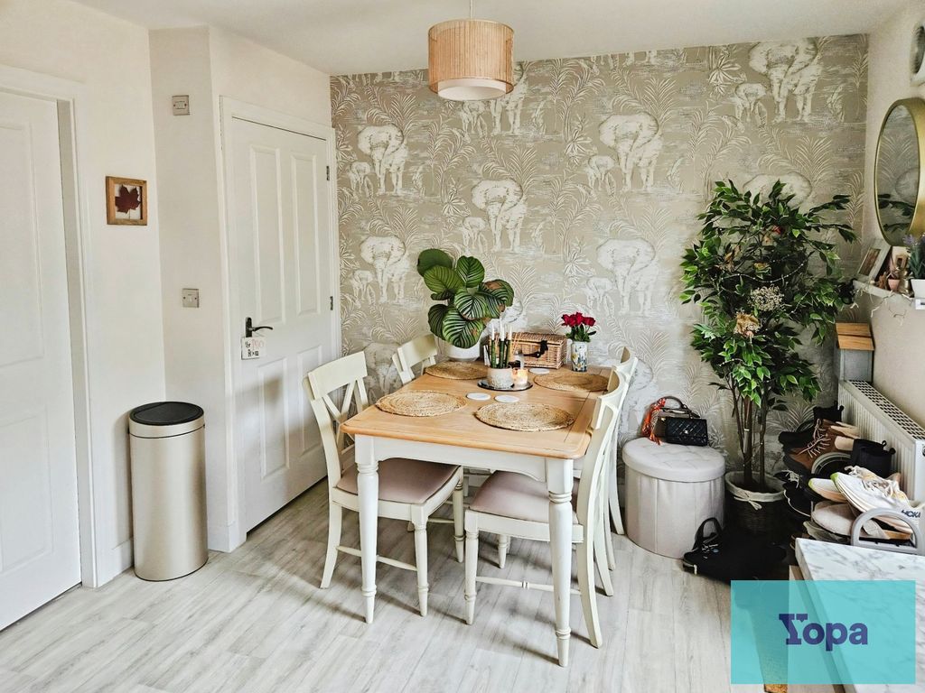 Property photo 3 of 20 Kitchen Diner