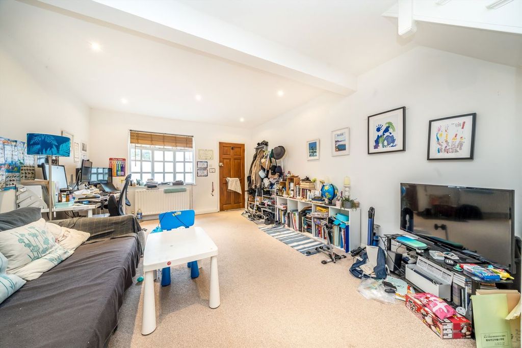 Property photo 3 of 5