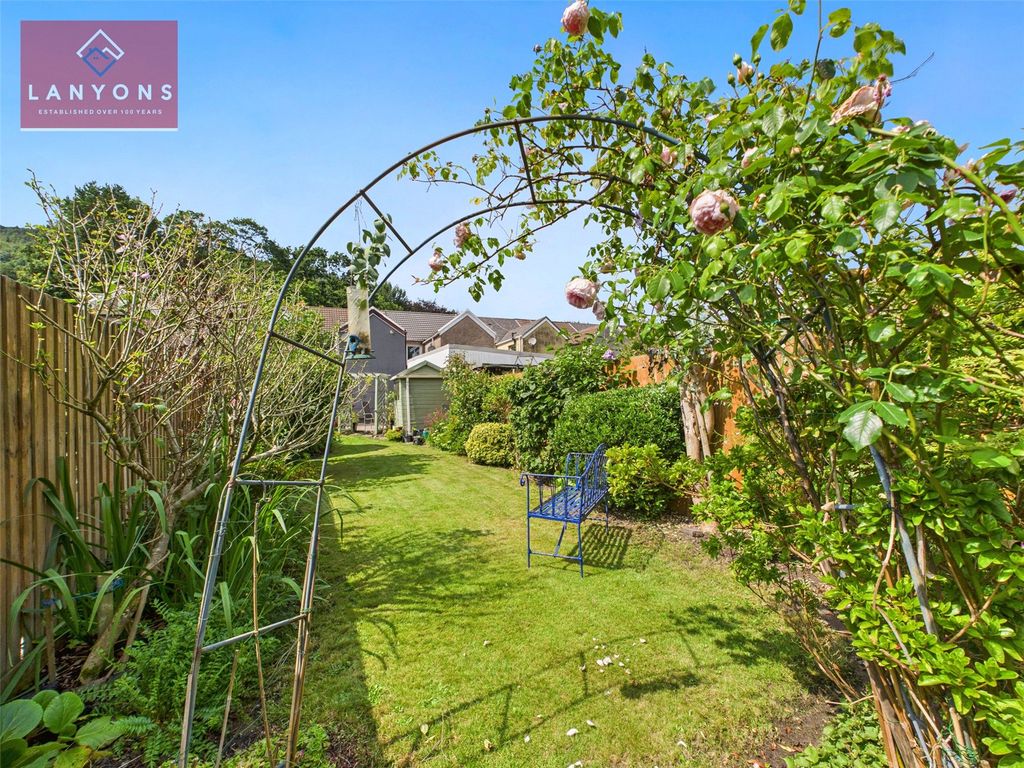 Property photo 2 of 18 Picture No. 57