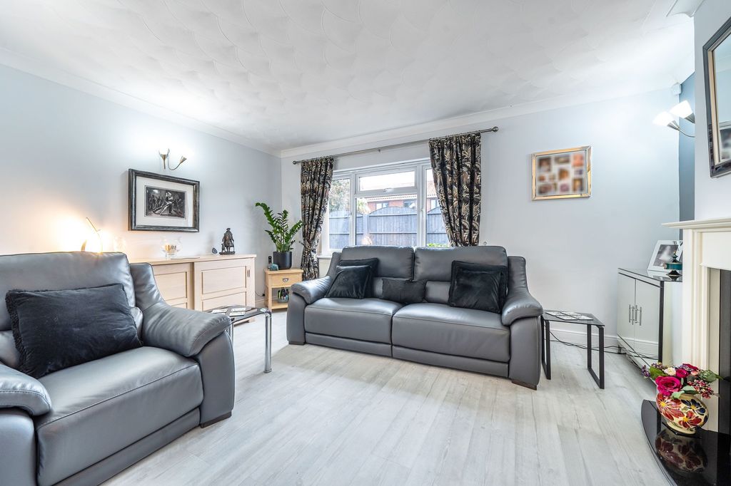 Property photo 3 of 26