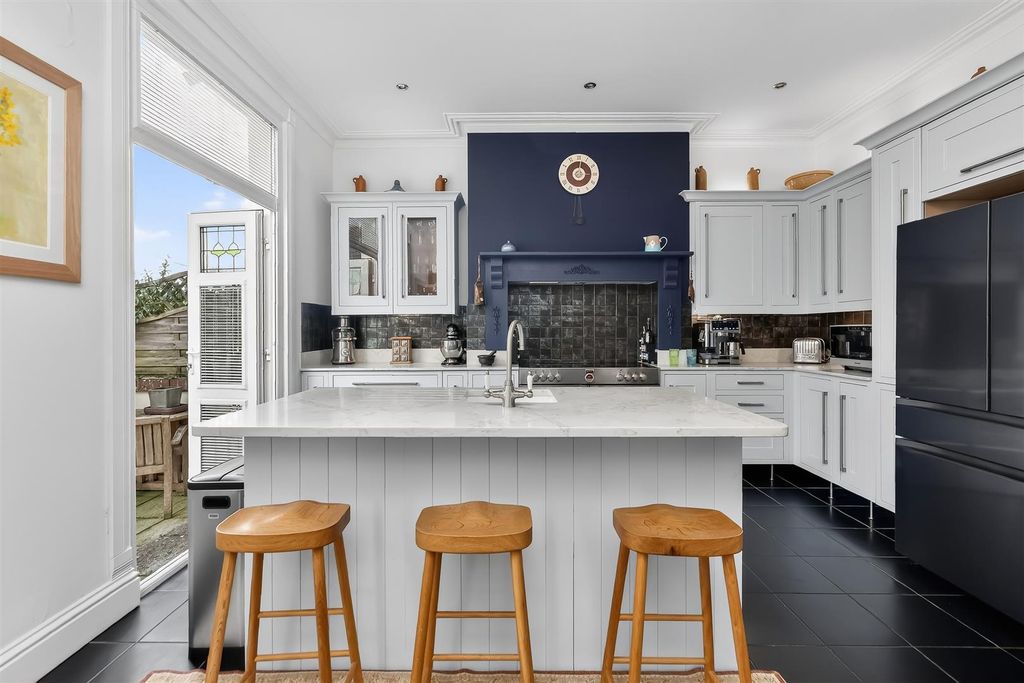 Property photo 3 of 26 Kitchen/Diner