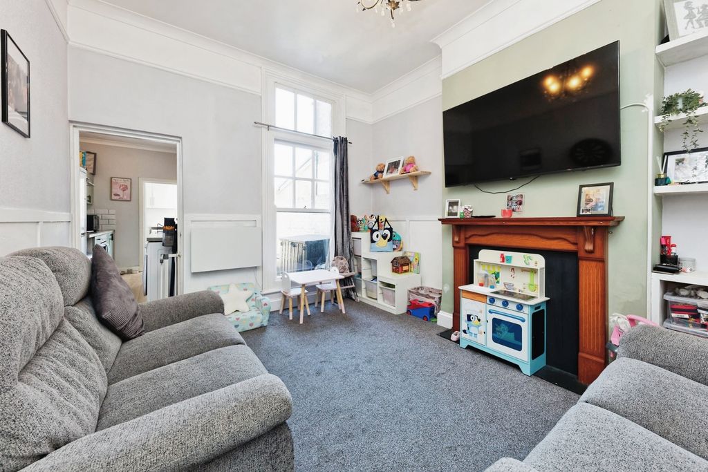 Property photo 2 of 19 Pbox-Img.Jpg