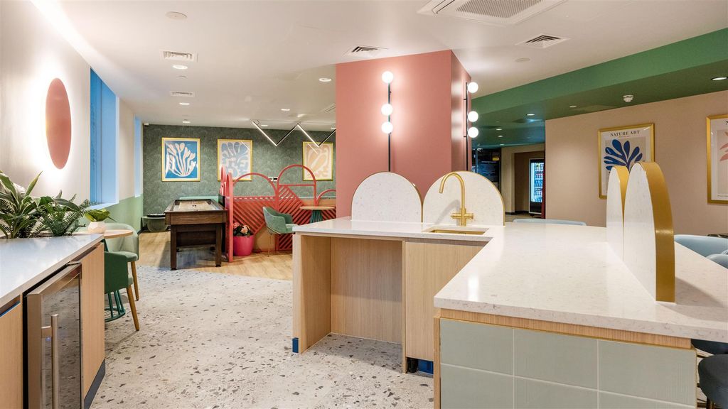 Property photo 1 of 44