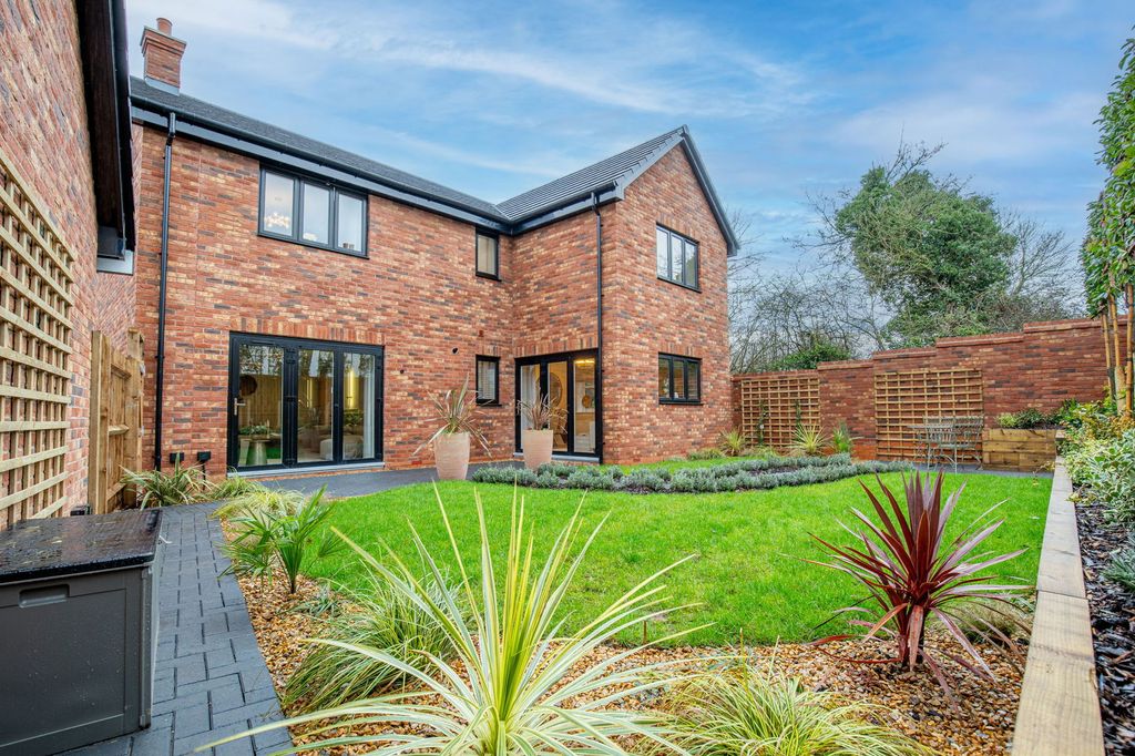 Property photo 2 of 25