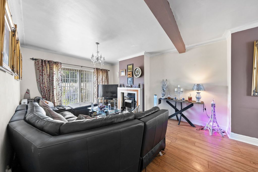 Property photo 2 of 22