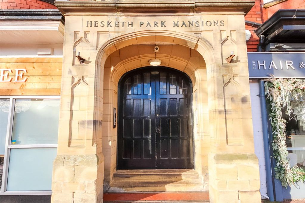 Property photo 2 of 20 4684884