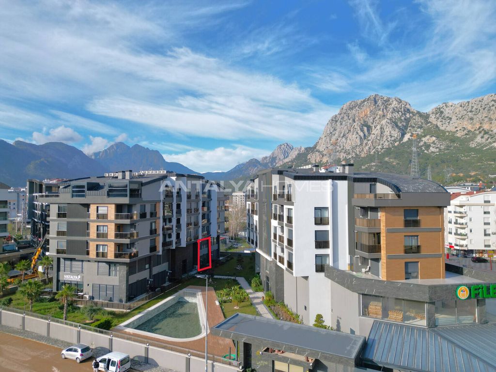 Property photo 2 of 21