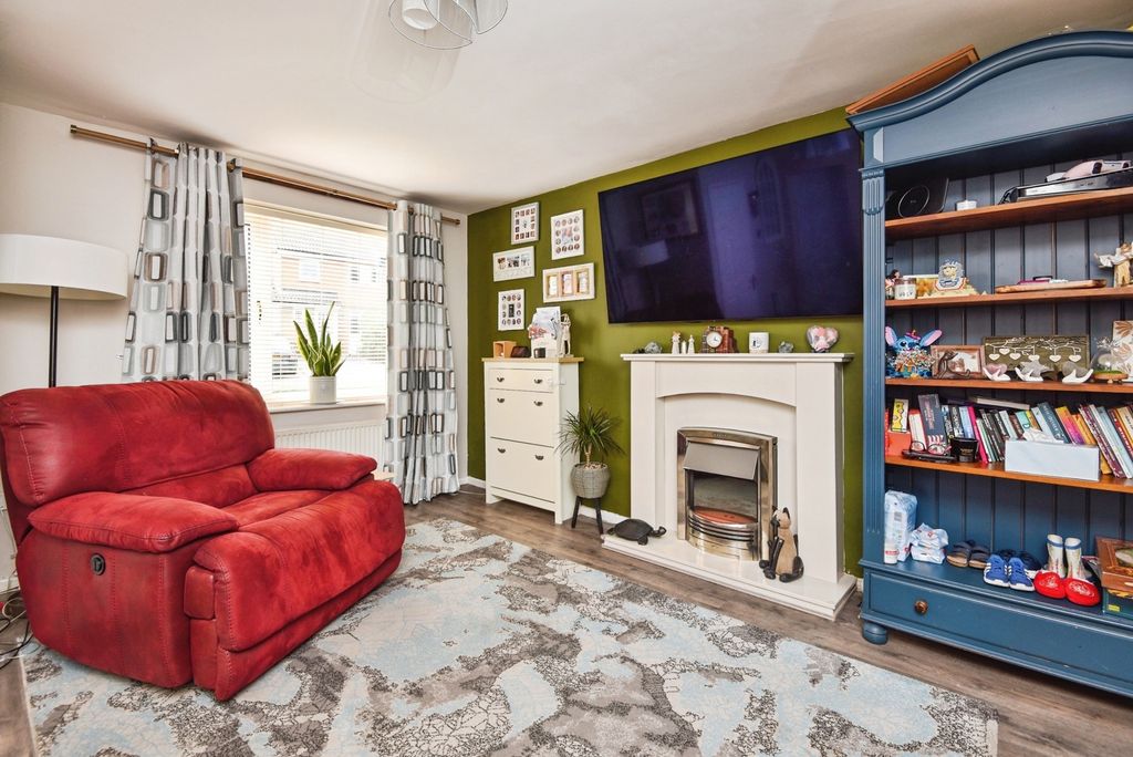 Property photo 3 of 13