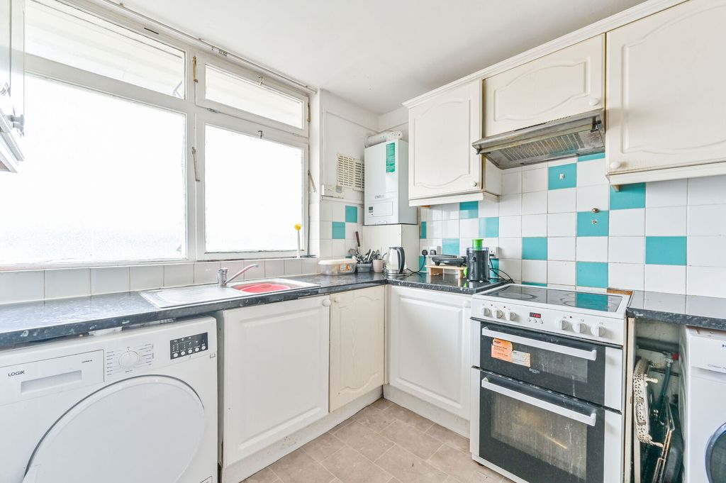 Property photo 3 of 13