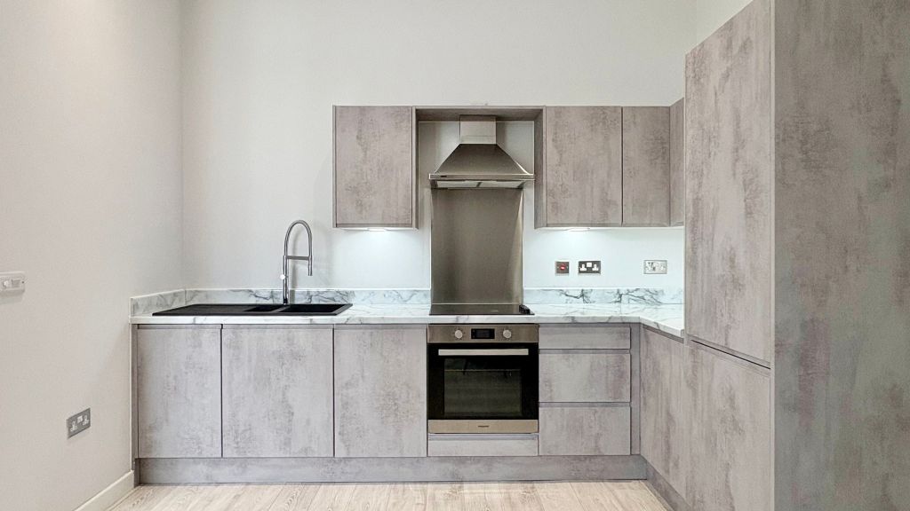 Property photo 2 of 14 Kitchen