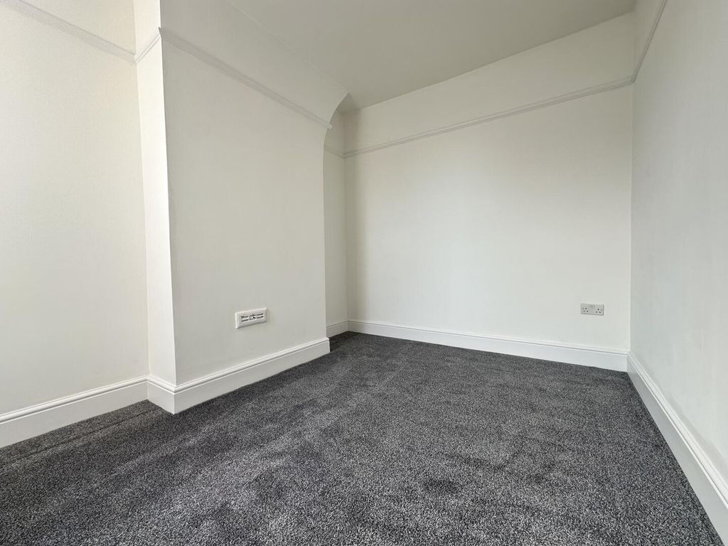 Property photo 3 of 7 Bedroom