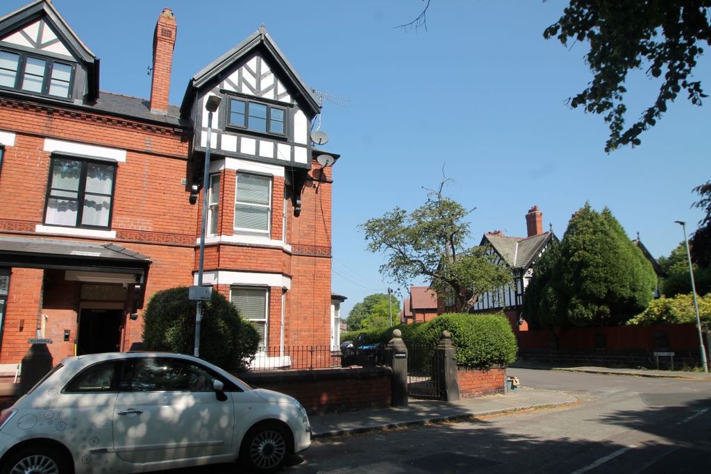 Property photo 2 of 20