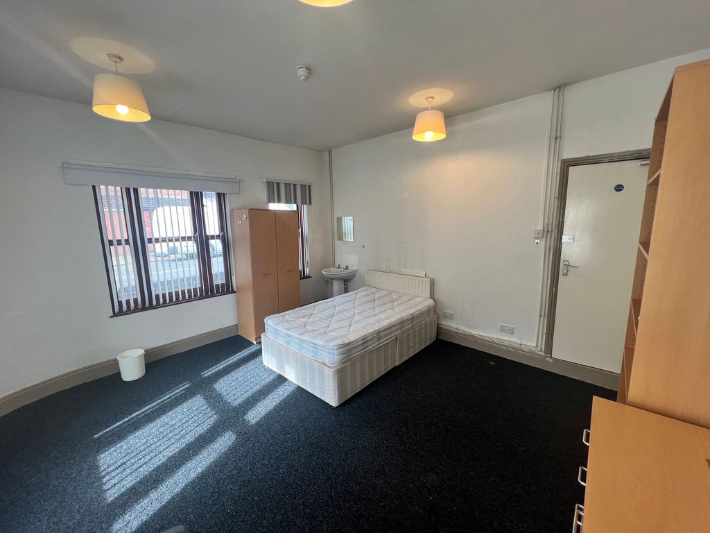 Property photo 1 of 14 Room 1