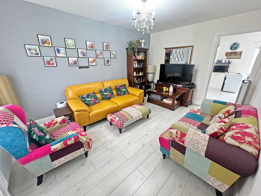 Property photo 2 of 23