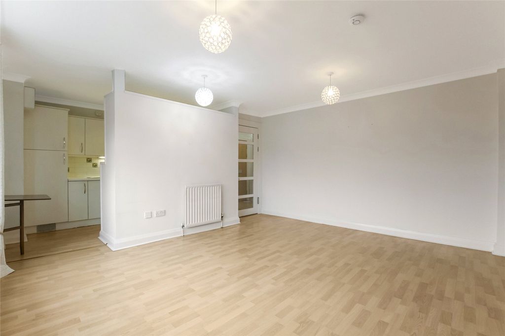Property photo 3 of 21 Picture No. 10