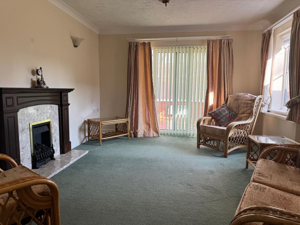 Property photo 2 of 18