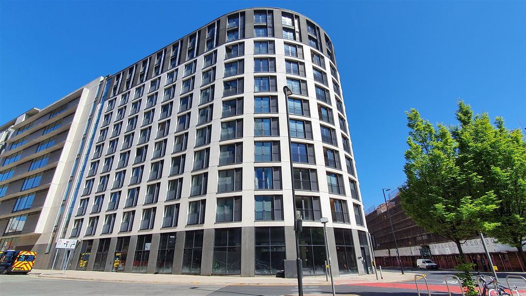 Property photo 1 of 24