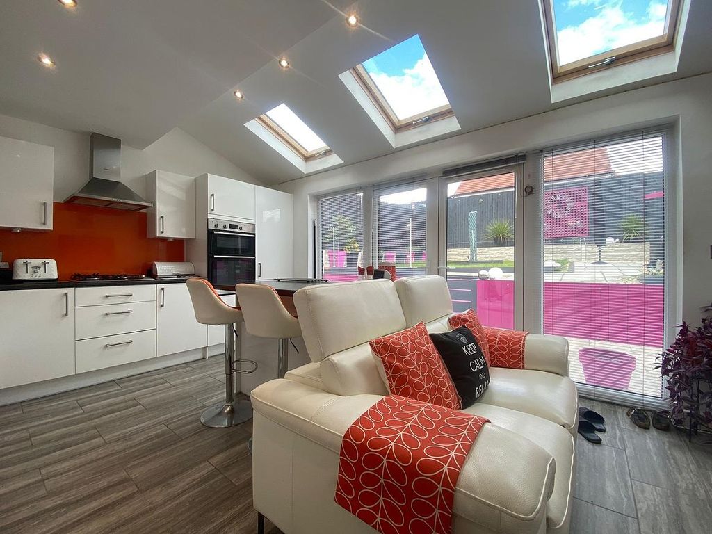 Property photo 2 of 21 Kitchen Diner