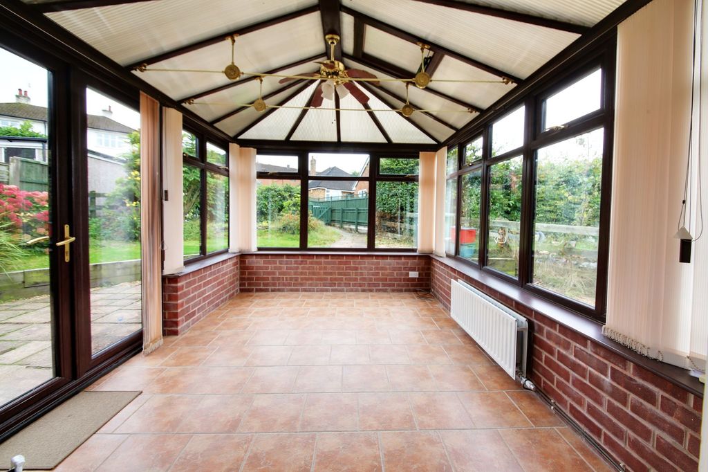 Property photo 2 of 13 Conservatory