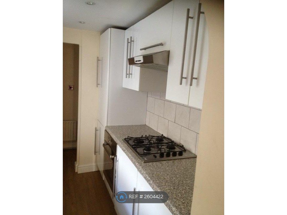 Property photo 3 of 12 Kitchen
