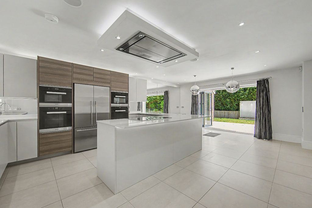 Property photo 2 of 19 5276222