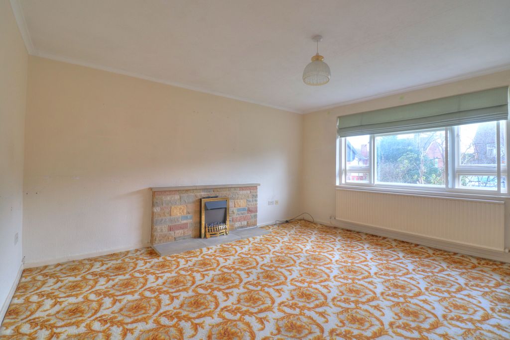 Property photo 3 of 22 Lounge