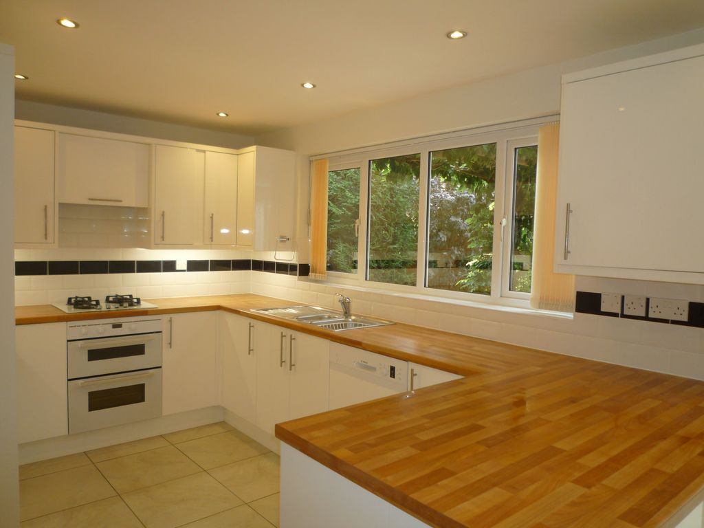 Property photo 2 of 25