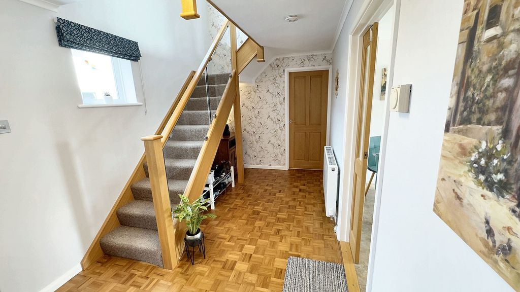Property photo 3 of 32