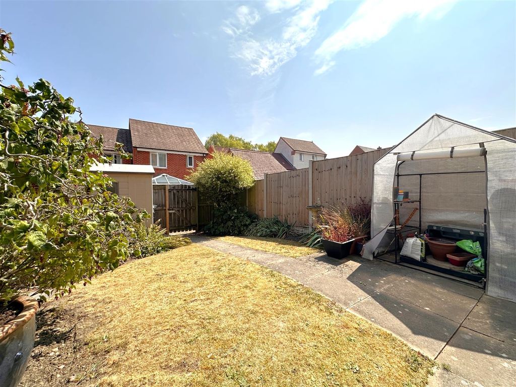 Property photo 3 of 23 Rear Garden 208