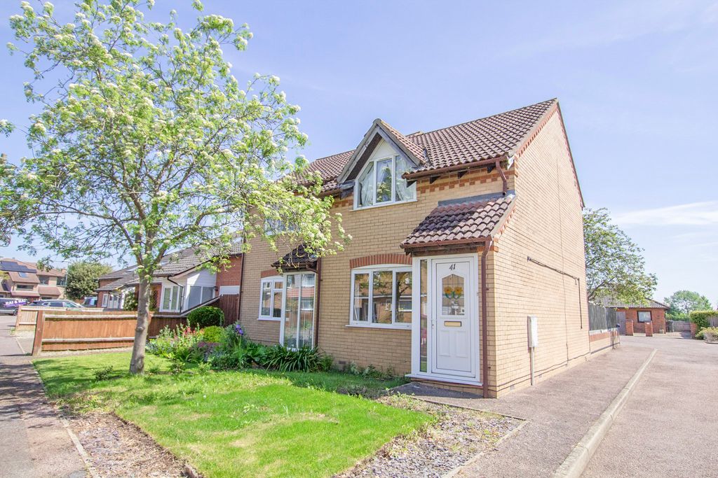 Property photo 1 of 10 Front