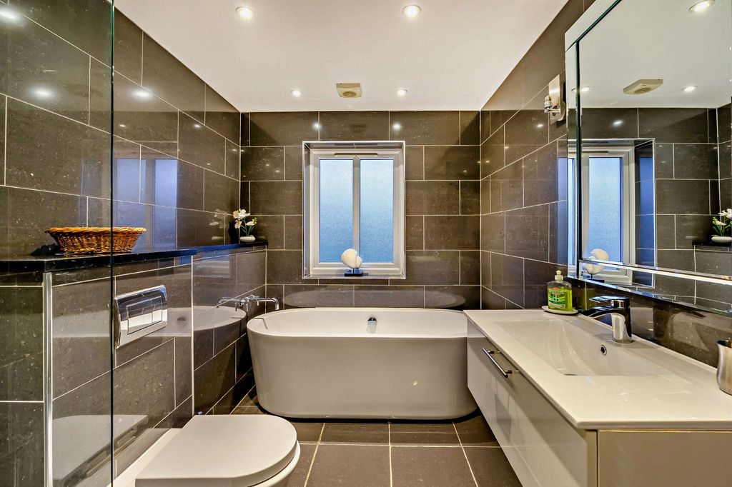 Additional image 10 of 6 bed detached house for saleThe Willows, Newton-By-The-Sea, Alnwick, Northumberland NE66