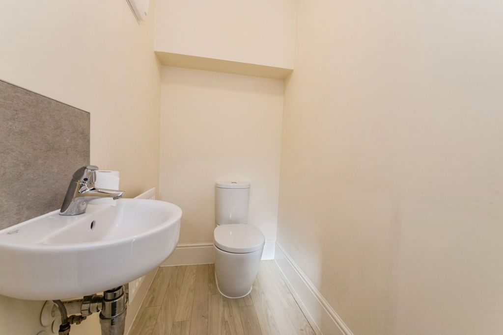 Property photo 2 of 16 Pbox-Img.Jpg