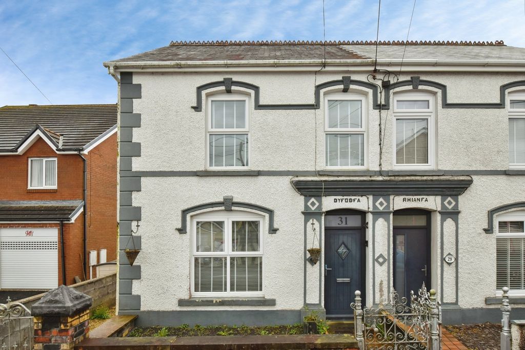 Property photo 1 of 17 Pbox-Img.Jpg