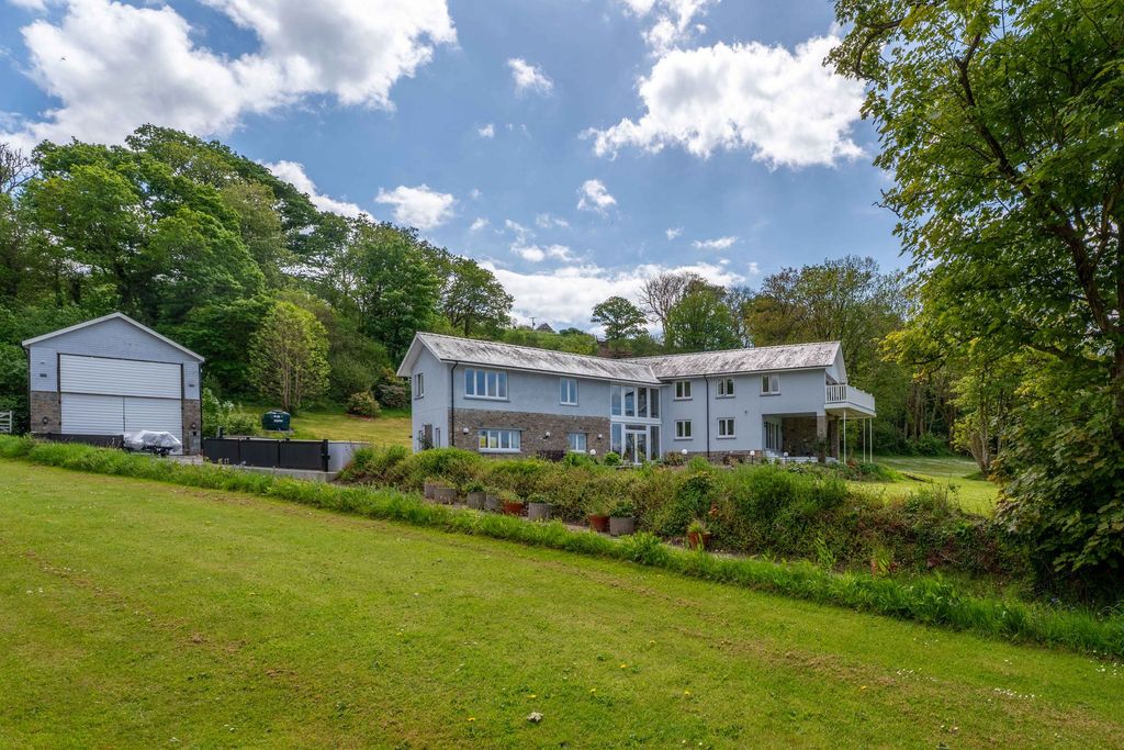 Property photo 1 of 50